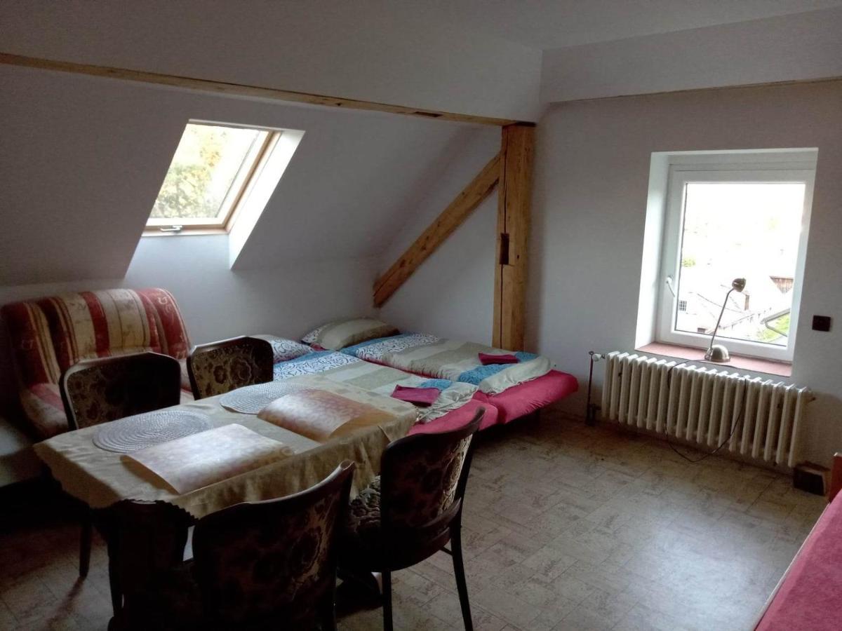 Apartman Police Nad Metuji Apartment Екстериор снимка