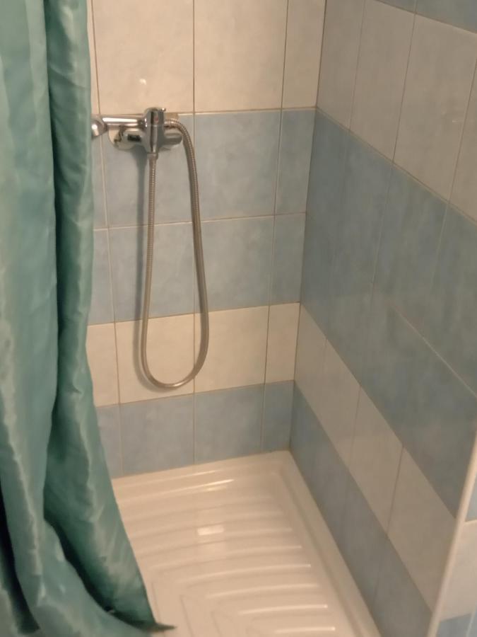 Apartman Police Nad Metuji Apartment Екстериор снимка