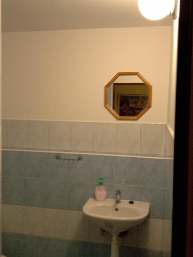 Apartman Police Nad Metuji Apartment Екстериор снимка
